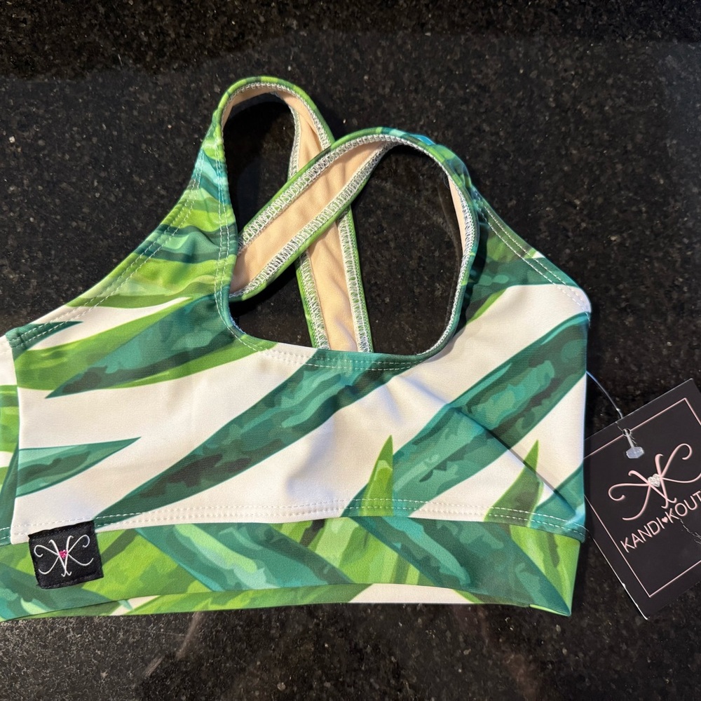 Monrow Kids Green Leaf Print Sports Bra